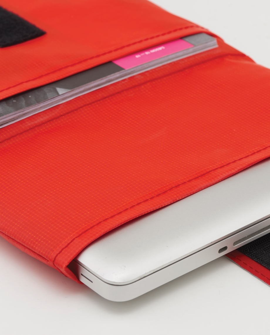 RedGRNBAGSleeve1516-08