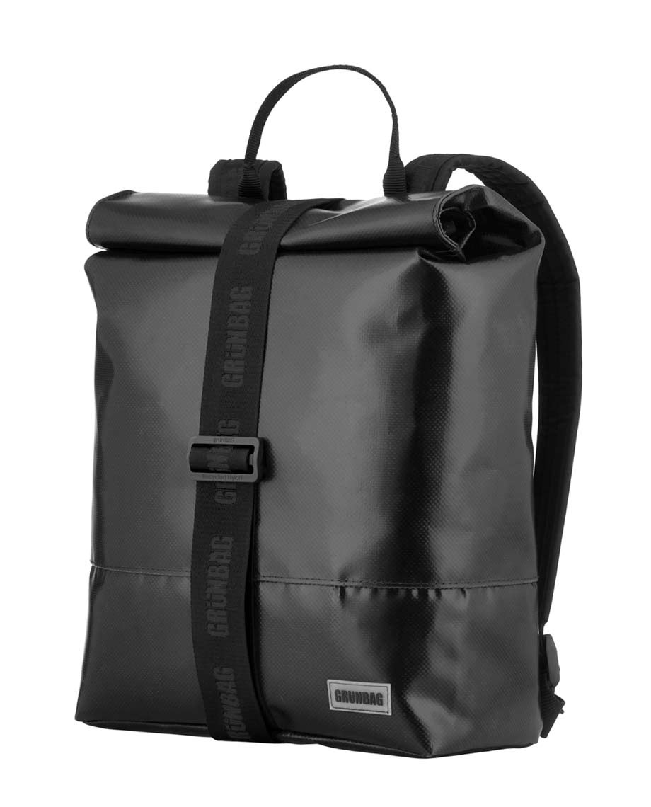 BlackBackpackNorrStrap-012