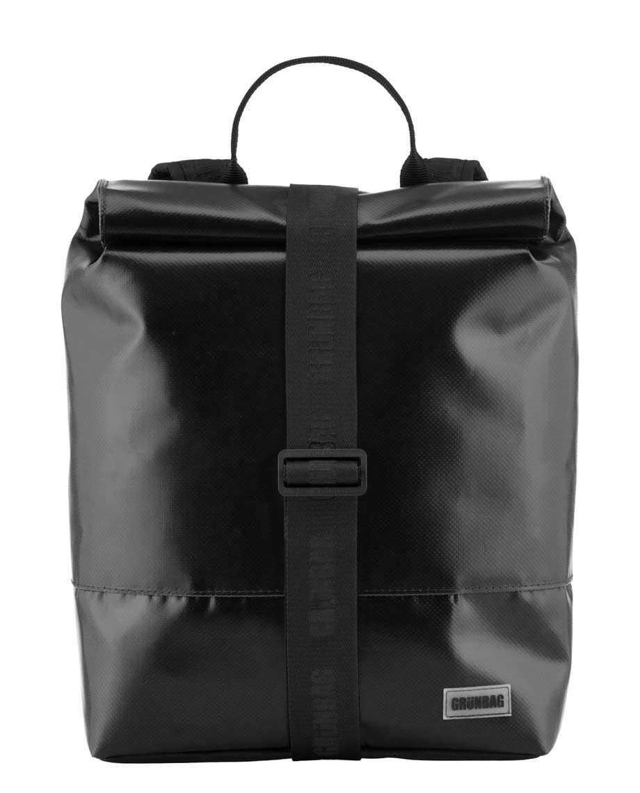 BlackBackpackNorrStrap-012