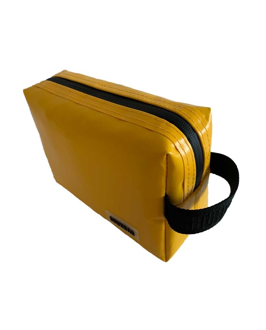 YellowGRNBAGToiletry-08