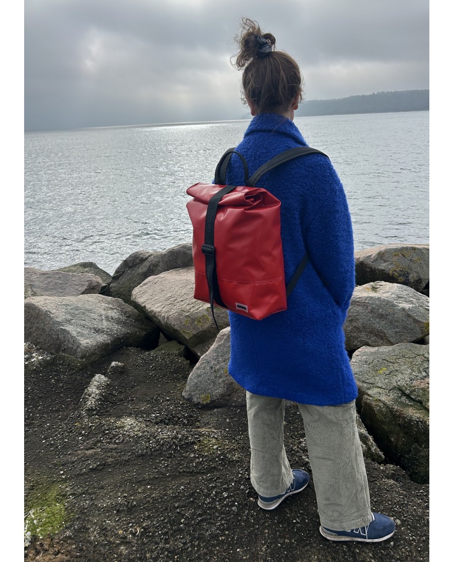 RedBackpackNorrStrap-010