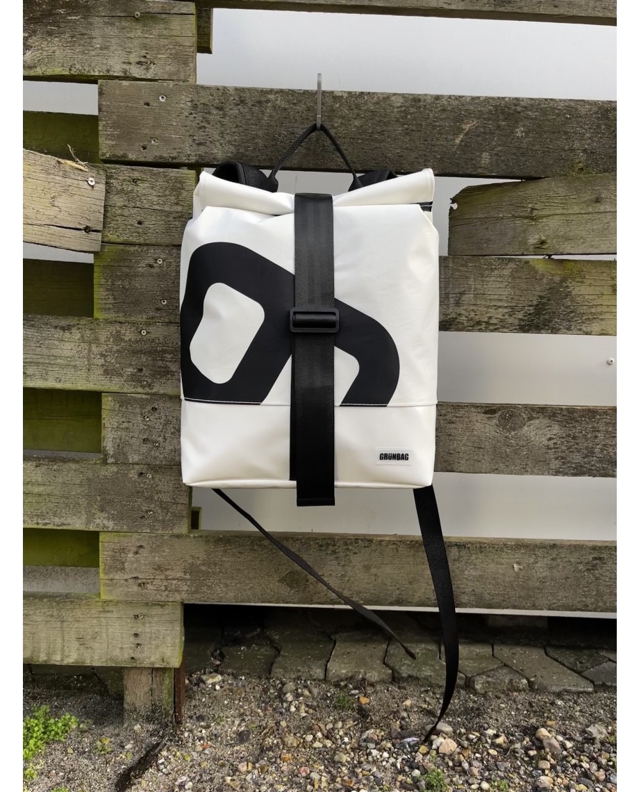 UniqueSailsBackpackNorrStrap17-031