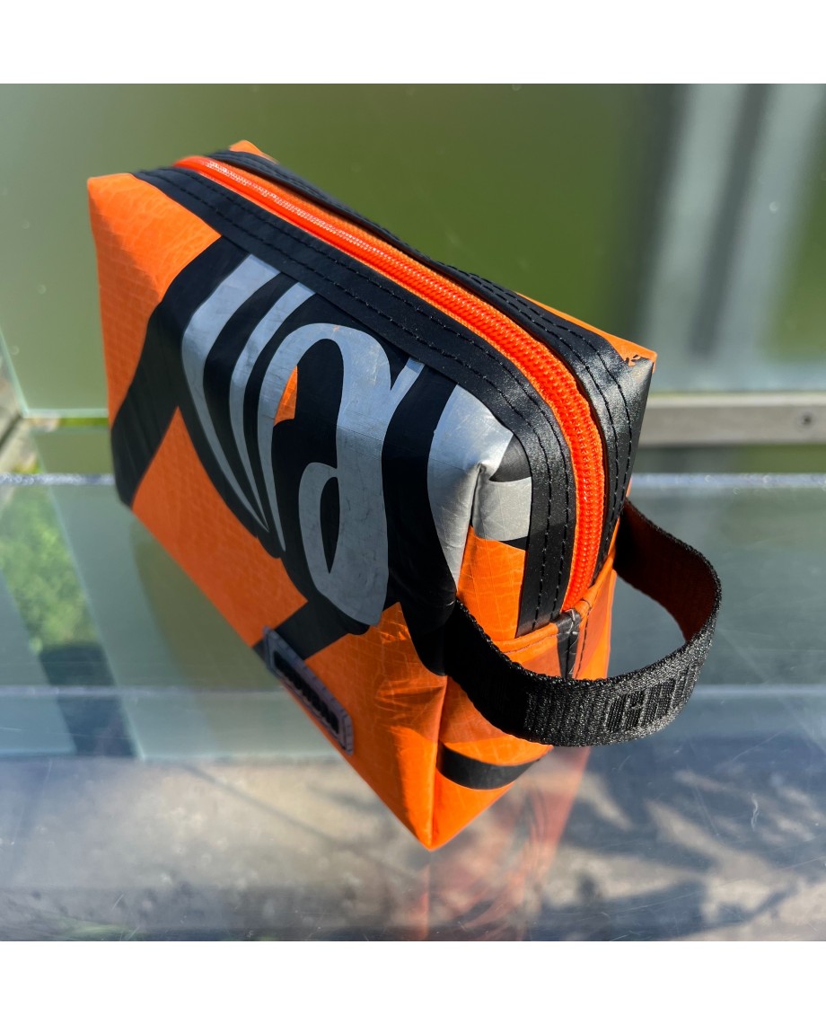 UniqueToiletryKites33-028