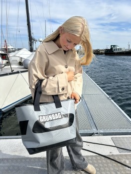 UniqueSummerShopper9-20