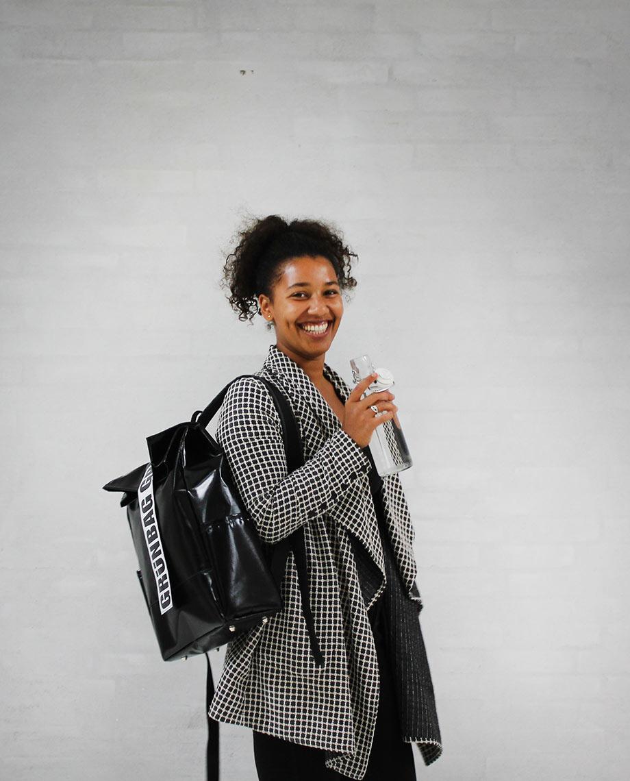 0__=__youtube___What´s in my Alden Backpack___https://www.youtube.com/embed/9b1lmtG1-m8___9b1lmtG1-m8