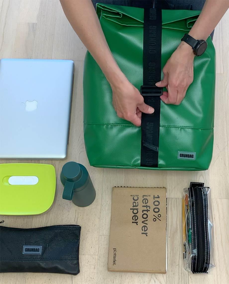 0__=__youtube___inside the backpack___https://www.youtube.com/embed/c9dJfXMKOzw___c9dJfXMKOzw